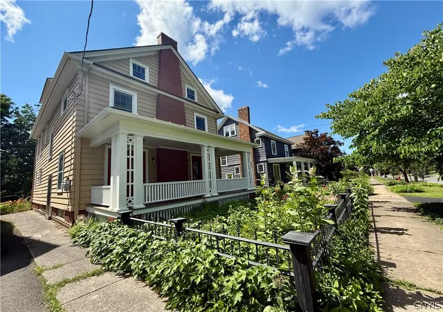Photo 4 of Sale Pending at 142 Cambridge St, Syracuse, NY 13210 | MLS# S1696698 | Listing updated on 2026-07-14