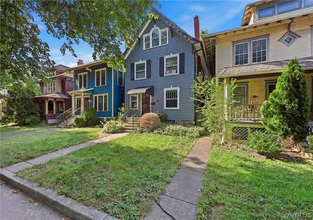 1st image of 126 Russell St, Buffalo, NY 14214 | MLS# B1696061
