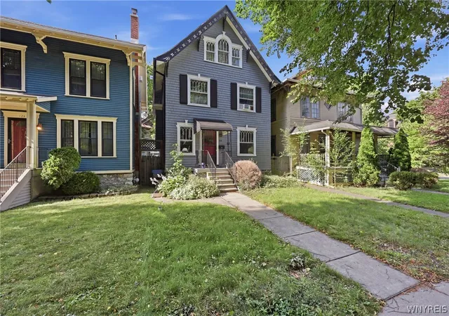 2nd image of 126 Russell St, Buffalo, NY 14214 | MLS# B1696061