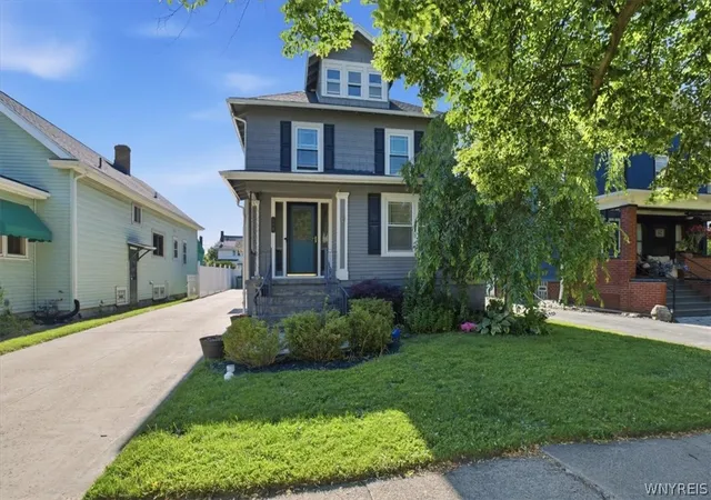 Photo 3 of Sale Pending at 240 Wellington Rd, Buffalo, NY 14216 | MLS# B1697203 | Listing updated on 2026-07-19