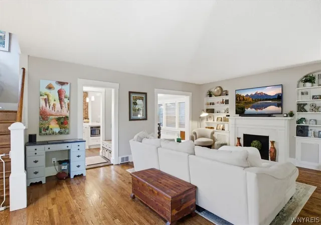 Photo 4 of Sale Pending at 240 Wellington Rd, Buffalo, NY 14216 | MLS# B1697203 | Listing updated on 2026-07-19