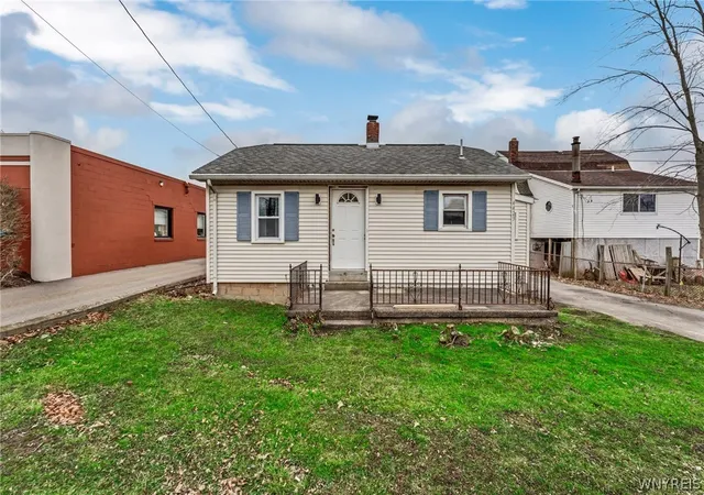 Photo 1 of Sale Pending at 4423 Union Rd, Buffalo, NY 14225 | MLS# B1696675 | Listing updated on 2026-07-30