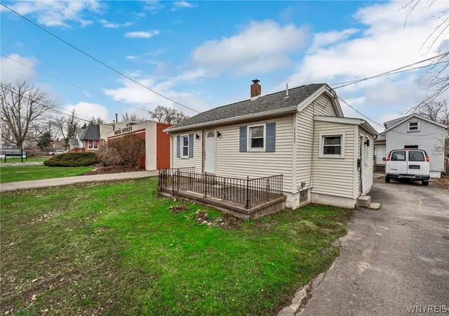 Homes for sale in Cheektowaga, NY | 4423 Union Rd, Cheektowaga, NY 14225 | MLS# B1696675