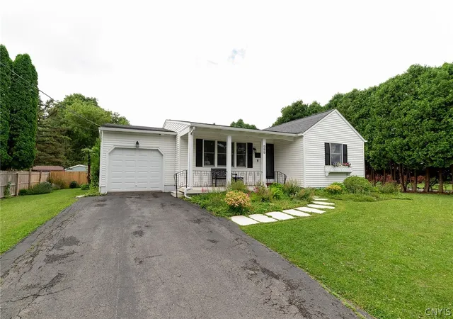 2nd image of 305 Fern Rd, Syracuse, NY 13219 | MLS# S1697238