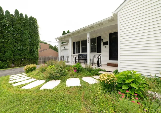 3rd image of 305 Fern Rd, Syracuse, NY 13219 | MLS# S1697238