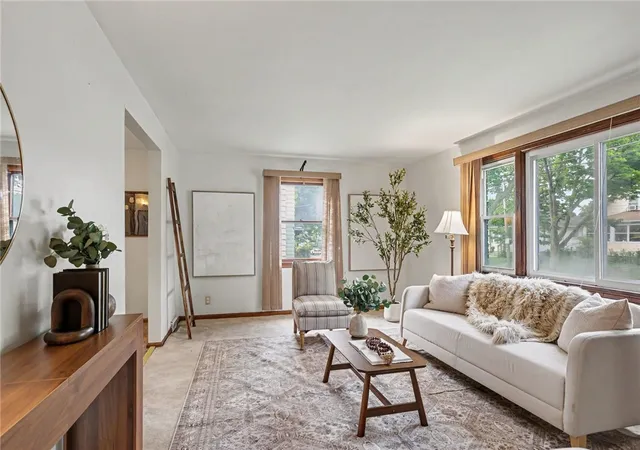 Photo 4 of Sale Pending at 209 Saint Casimir St, Rochester, NY 14621 | MLS# R1685053 | Listing updated on 2026-07-17