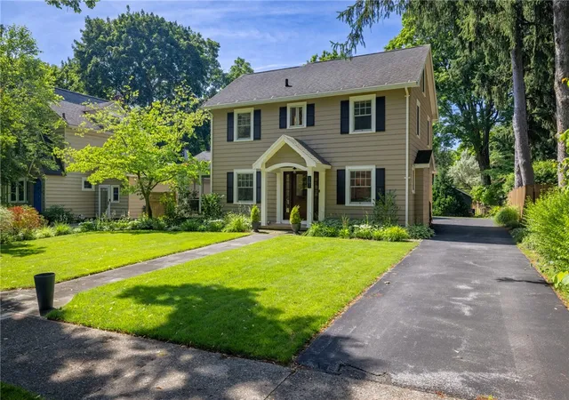 2nd image of 261 Nunda Blvd, Rochester, NY 14610 | MLS# R1696712