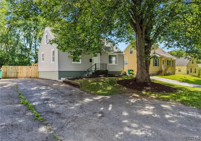 Photo 2 of Sale Pending at 123 Millen Dr, Syracuse, NY 13212 | MLS# S1696236 | Listing updated on 2026-07-12