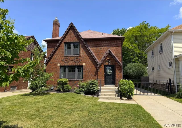 Homes for sale in Tonawanda, NY | 63 Washington Ave, Tonawanda, NY 14217 | MLS# B1695633