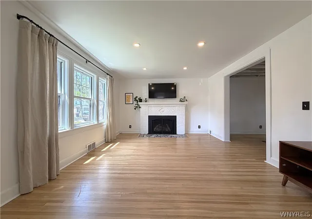 Homes for sale in Tonawanda, NY | 63 Washington Ave, Tonawanda, NY 14217 | MLS# B1695633