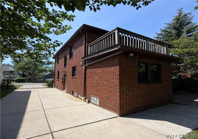 Homes for sale in Tonawanda, NY | 63 Washington Ave, Tonawanda, NY 14217 | MLS# B1695633