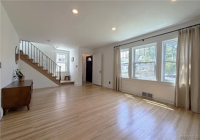 Homes for sale in Tonawanda, NY | 63 Washington Ave, Tonawanda, NY 14217 | MLS# B1695633