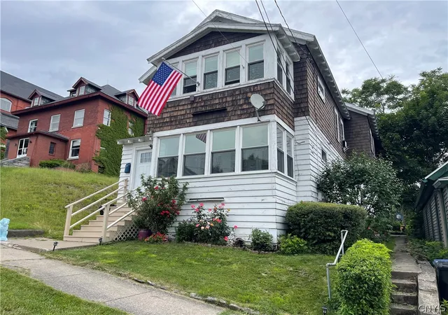 1st image of 338 Vine St, Syracuse, NY 13203 | MLS# S1696845
