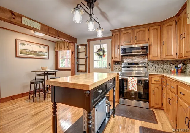 Photo 4 of Sale Pending at 5175 Thompson Rd, Clarence, NY 14031 | MLS# B1697301 | Listing updated on 2026-07-17