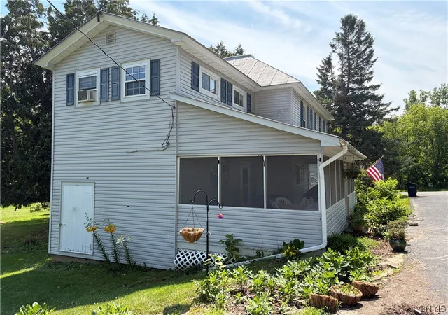 3rd image of 1304 S Hammond Rd, Hammond, NY 13646 | MLS# S1696556