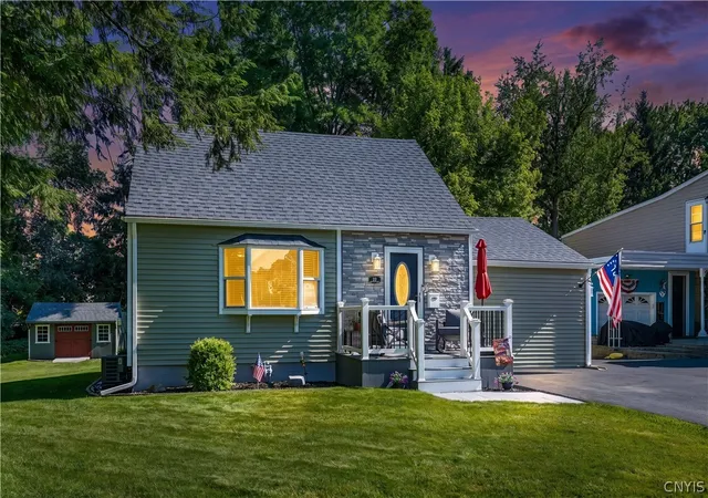 1st image of 12 Davis Pl, New Hartford, NY 13413 | MLS# S1695153