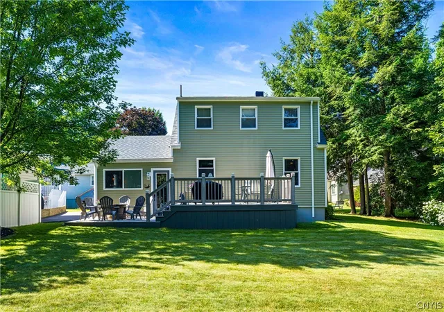 26th image of 12 Davis Pl, New Hartford, NY 13413 | MLS# S1695153