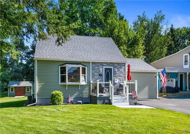 2nd image of 12 Davis Pl, New Hartford, NY 13413 | MLS# S1695153