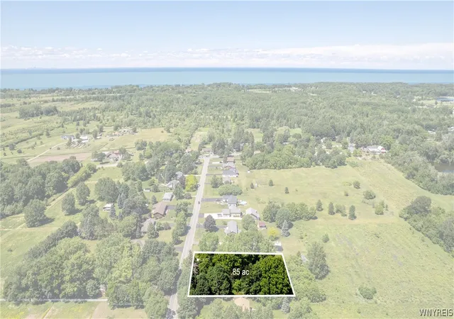Photo 4 of Sale Pending at 3351 East Ave, Youngstown, NY 14174 | MLS# B1694762 | Listing updated on 2026-08-04
