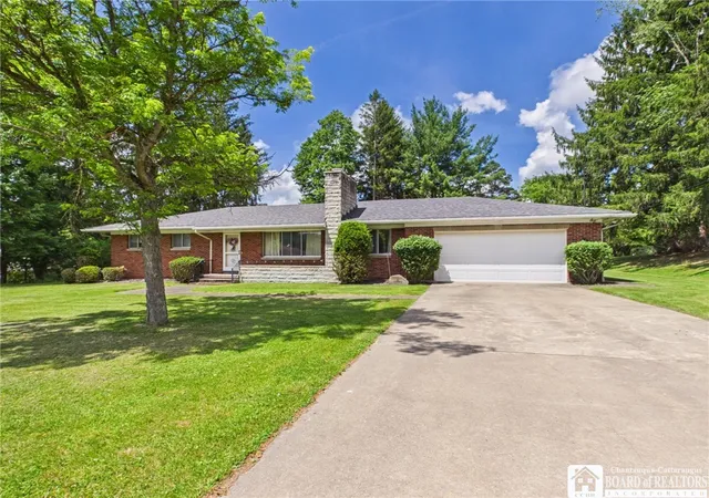 Photo 1 of Sale Pending at 961 Kingston Dr, Olean, NY 14760 | MLS# R1697375 | Listing updated on 2026-07-16