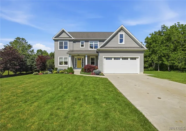 Homes for sale in Clarence, NY | 8630 Northfield Rd, Clarence, NY 14032 | MLS# B1697194