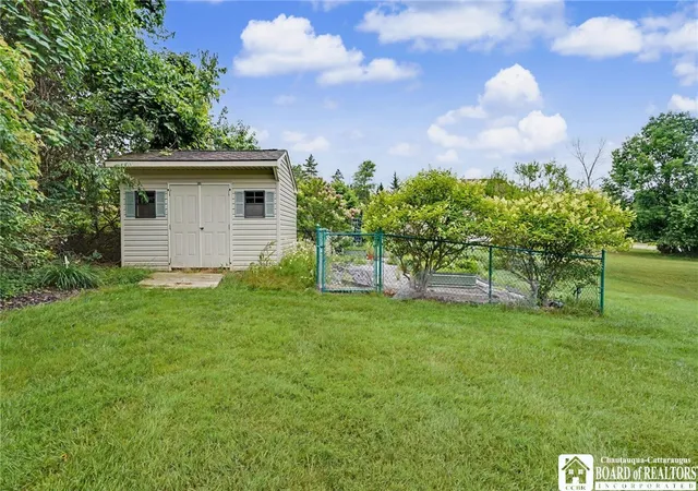 47th image of 990 Briarwood Dr, Busti, NY 14750 | MLS# R1695527