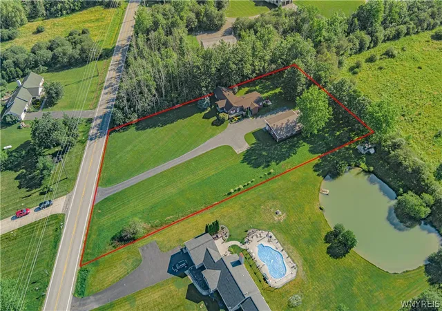 2nd image of 6201 Crosby Rd, Lockport Town, NY 14094 | MLS# B1697050