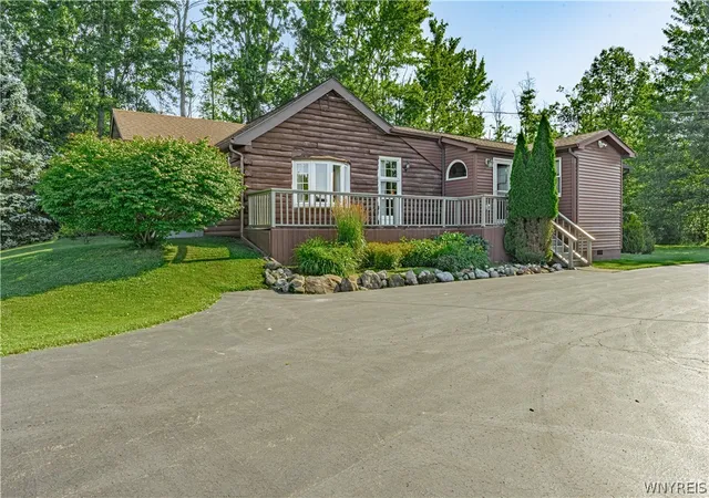 Photo 3 of Sale Pending at 6201 Crosby Rd, Lockport, NY 14094 | MLS# B1697050 | Listing updated on 2026-07-29