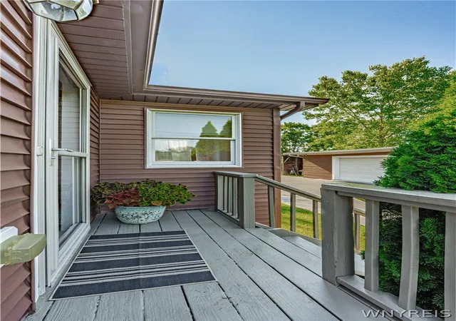 Photo 4 of Sale Pending at 6201 Crosby Rd, Lockport, NY 14094 | MLS# B1697050 | Listing updated on 2026-07-29