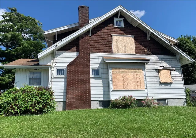 Photo 2 of Sale Pending at 2119 Grant Blvd, Syracuse, NY 13208 | MLS# S1697119 | Listing updated on 2026-07-15