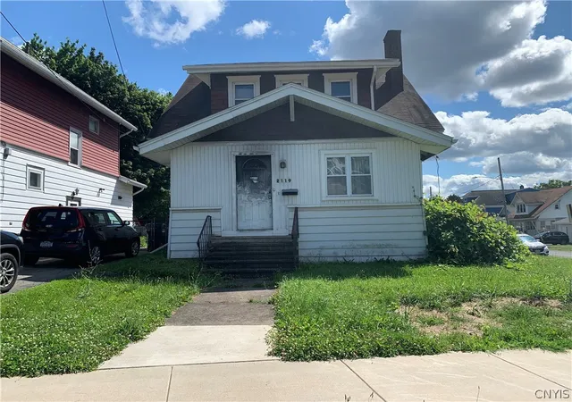 Photo 3 of Sale Pending at 2119 Grant Blvd, Syracuse, NY 13208 | MLS# S1697119 | Listing updated on 2026-07-15
