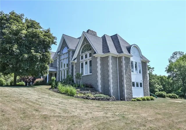 1st image of 2 Parkview Manor Cir, Honeoye Falls, NY 14472 | MLS# R1695248