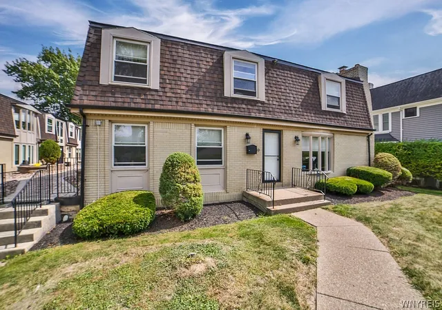 Homes for sale in Amherst, NY | 32 Bernhardt Dr #10, Amherst, NY 14226 | MLS# B1697465