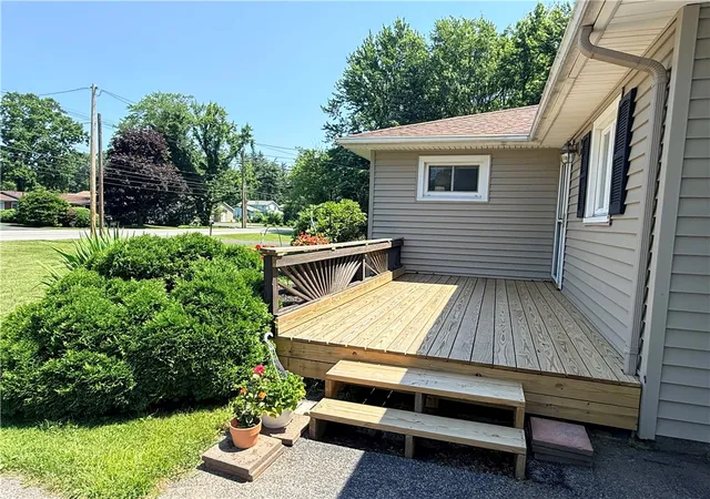 3rd image of 523 Westside Dr, Chili, NY 14624 | MLS# R1694479