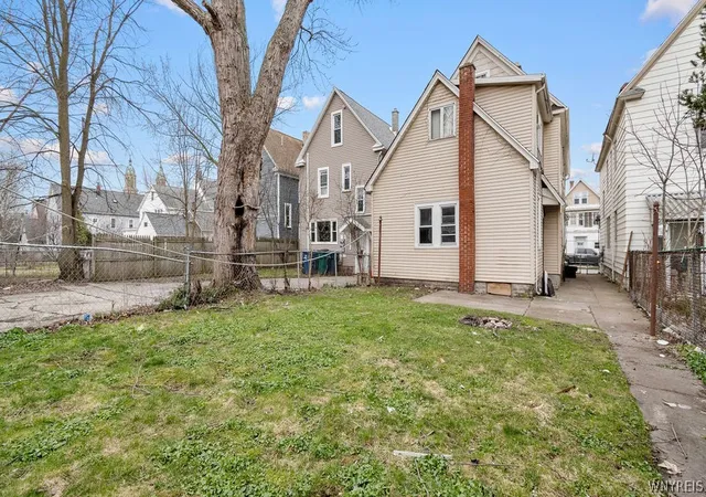 Homes for sale in Buffalo, NY | 123 Peter St, Buffalo, NY 14207 | MLS# B1696999