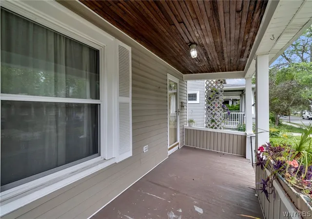 Homes for sale in Tonawanda, NY | 34 Knowlton Ave, Tonawanda, NY 14217 | MLS# B1696165