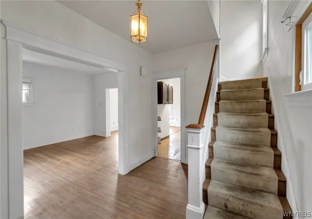 Homes for sale in Tonawanda, NY | 34 Knowlton Ave, Tonawanda, NY 14217 | MLS# B1696165