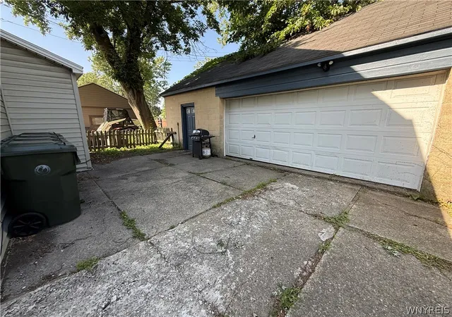 27th image of 889 Oliver St, North Tonawanda, NY 14120 | MLS# B1697311