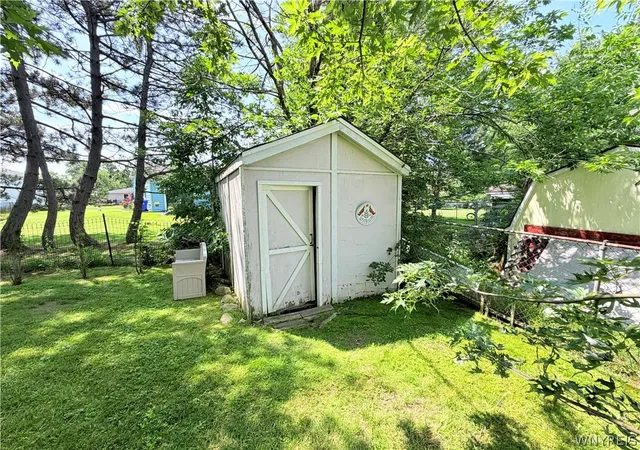 Homes for sale in Hamburg, NY | 3920 Brian Ct, Hamburg, NY 14075 | MLS# B1697475