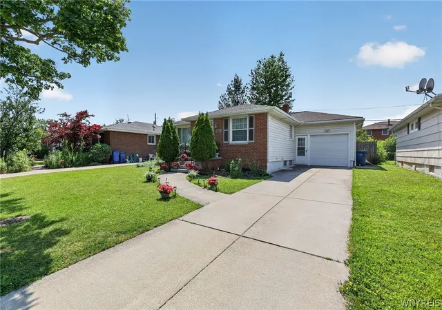Homes for sale in Amherst, NY | 30 Augusta Ave, Amherst, NY 14226 | MLS# B1696434