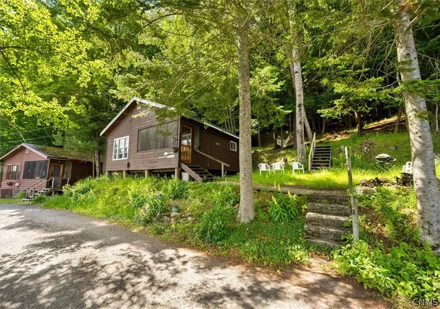 4th image of 17 Sixth Lake Rd, Inlet, NY 13360 | MLS# S1696971