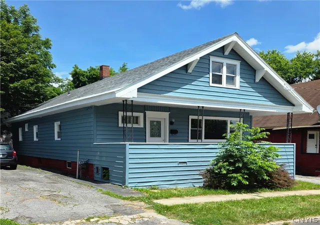 2nd image of 1216 Oak St, Utica, NY 13502 | MLS# S1697514