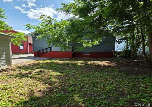 37th image of 1216 Oak St, Utica, NY 13502 | MLS# S1697514