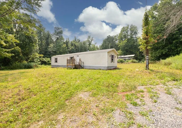 Homes for sale in Granby, NY | 105 Hanley Rd, Granby, NY 13074 | MLS# S1695693