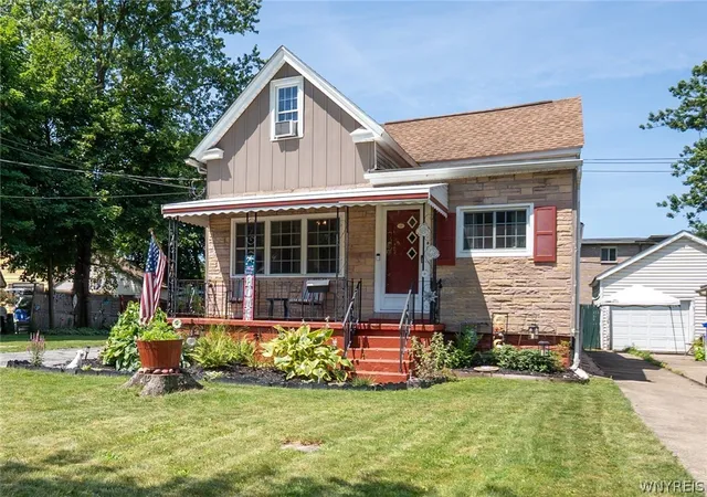 Homes for sale in West Seneca, NY | 400 Collins Ave, West Seneca, NY 14224 | MLS# B1697515