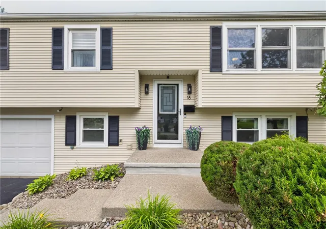 Photo 27 of Sale Pending at 18 Aldrich Dr, Palmyra, NY 14522 | MLS# R1696644 | Listing updated on 2026-07-21