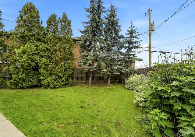 Homes for sale in Tonawanda, NY | 1834 Parker Blvd, Tonawanda, NY 14150 | MLS# B1695521