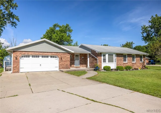 1st image of 152 Stony Rd, Lancaster, NY 14086 | MLS# B1697021