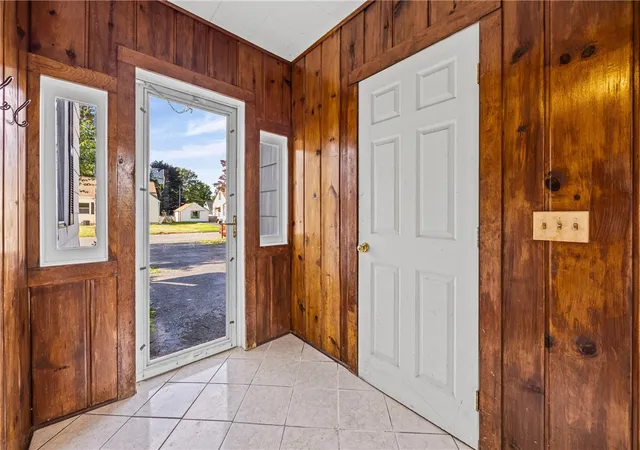 Photo 3 of Sale Pending at 211 Heberle Rd, Rochester, NY 14609 | MLS# R1696398 | Listing updated on 2026-07-23