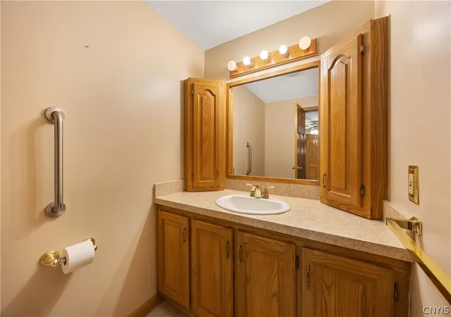 Homes for sale in Manlius, NY | 112 Stillwell Ter, Manlius, NY 13057 | MLS# S1696852